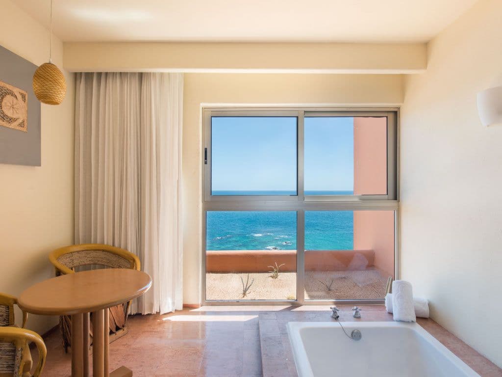 club-suite-ocean-view-hotel-club-regina-los-cabos
