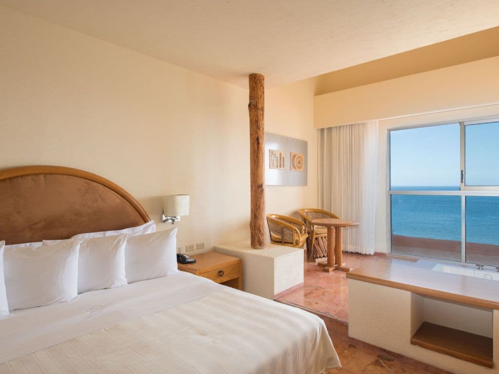 club-regina-los-cabos-beautiful-room-with-sea-view