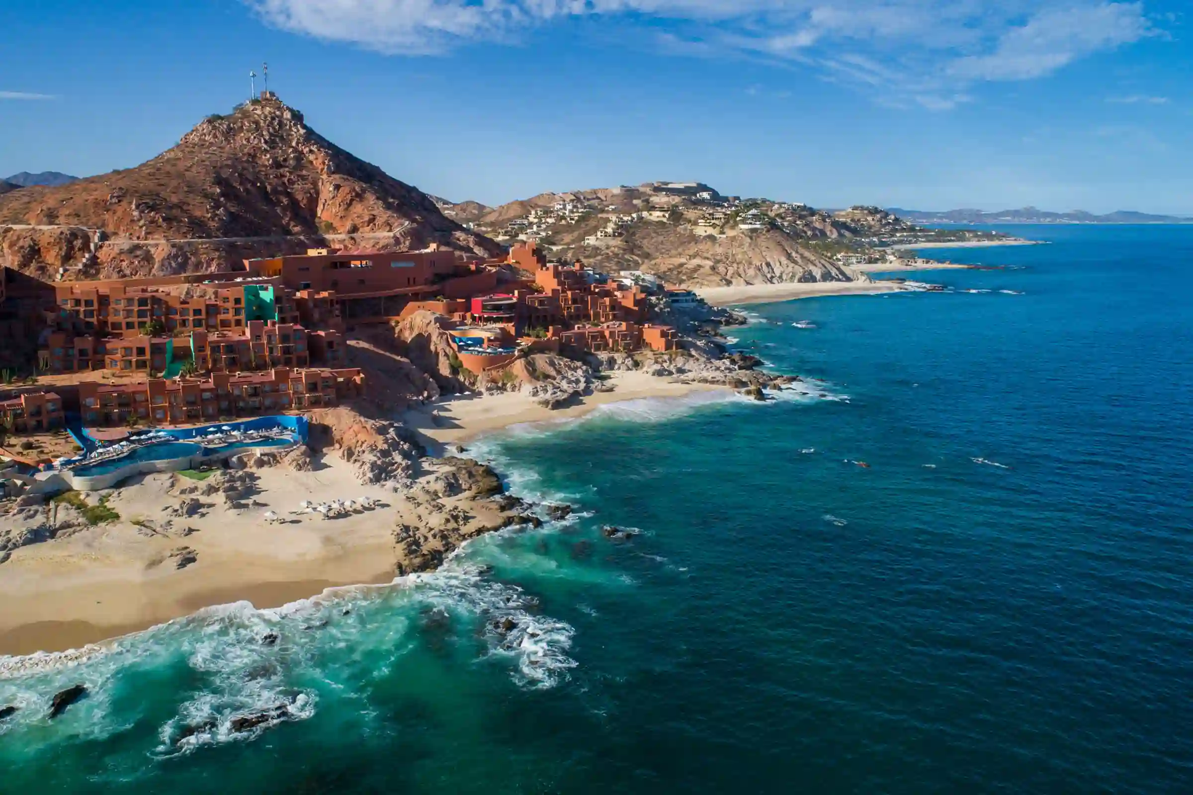 vista-aerea-de-la-fachada-de-club-regina-los-cabos